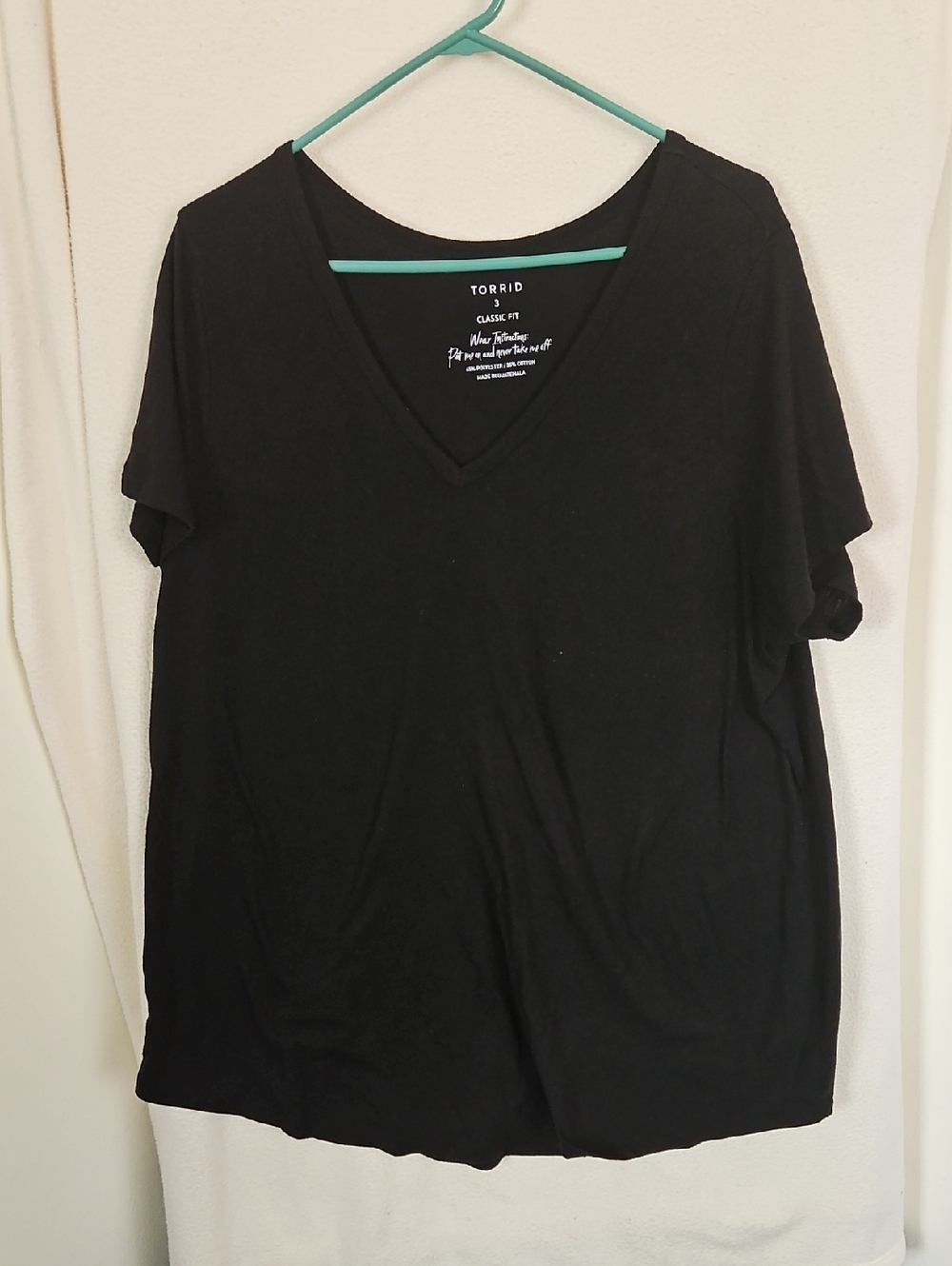 torrid Black V-Neck Short Sleeve Tee